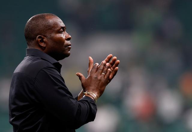 开云下载-从好好先生到众矢之的 斯坦利下课谁治国安病根？